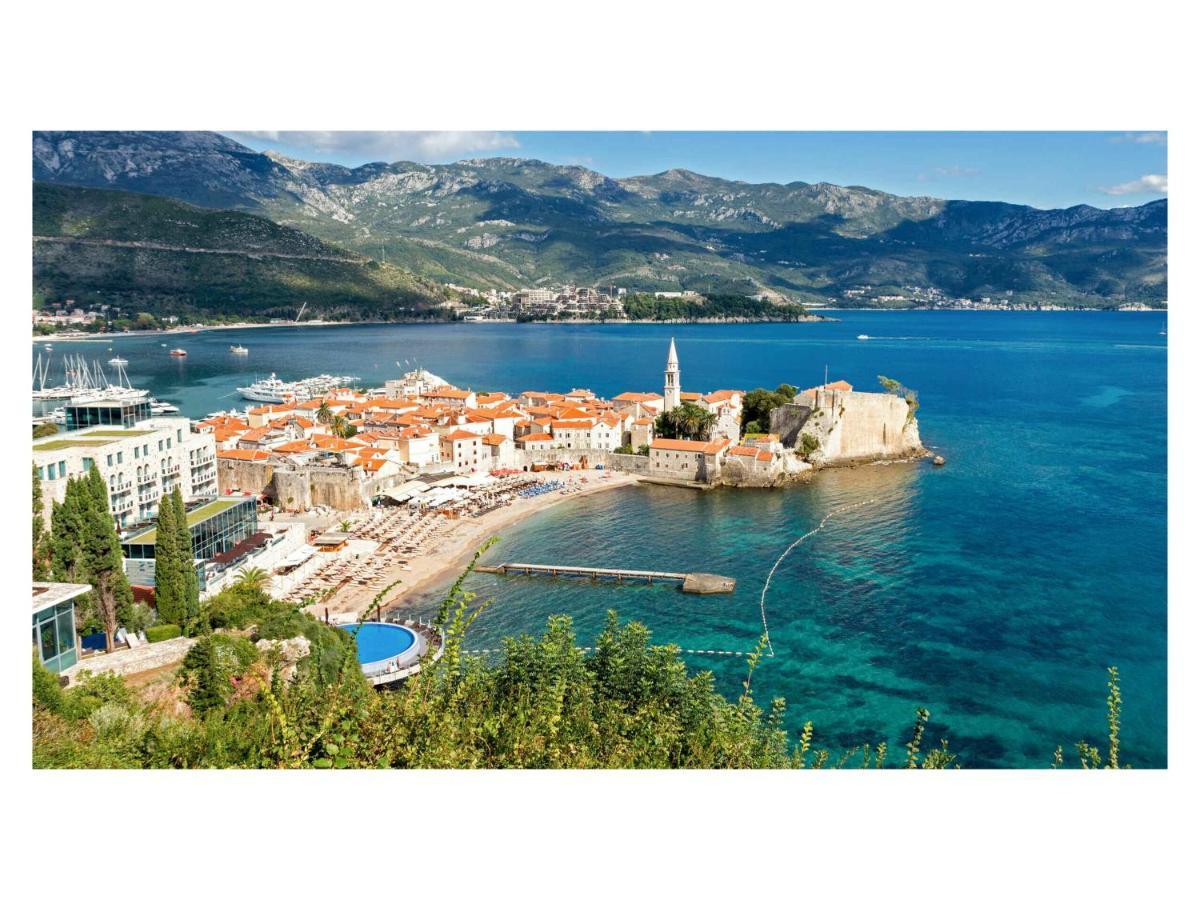 Montelux Apartments Budva Exterior photo