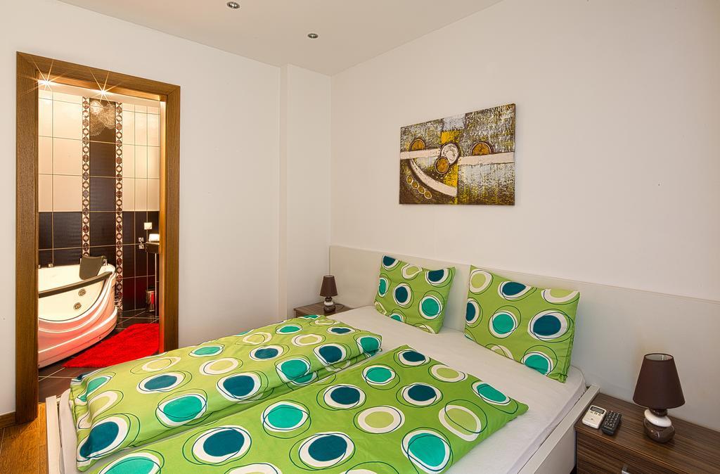Montelux Apartments Budva Room photo