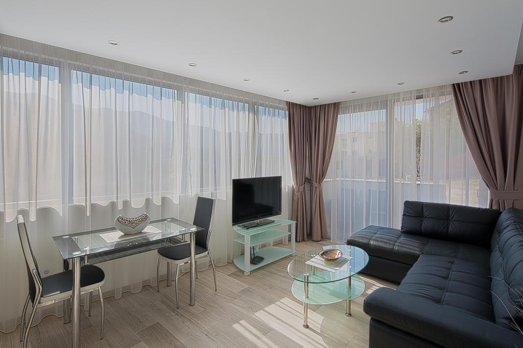 Montelux Apartments Budva Exterior photo