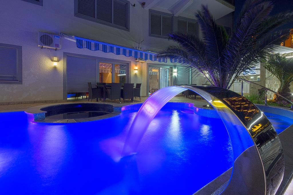 Montelux Apartments Budva Exterior photo