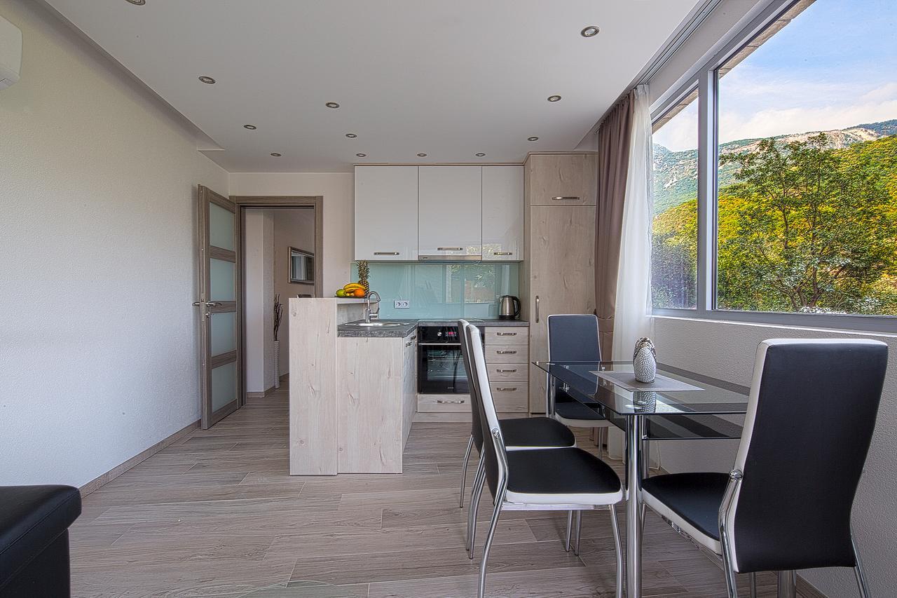Montelux Apartments Budva Exterior photo