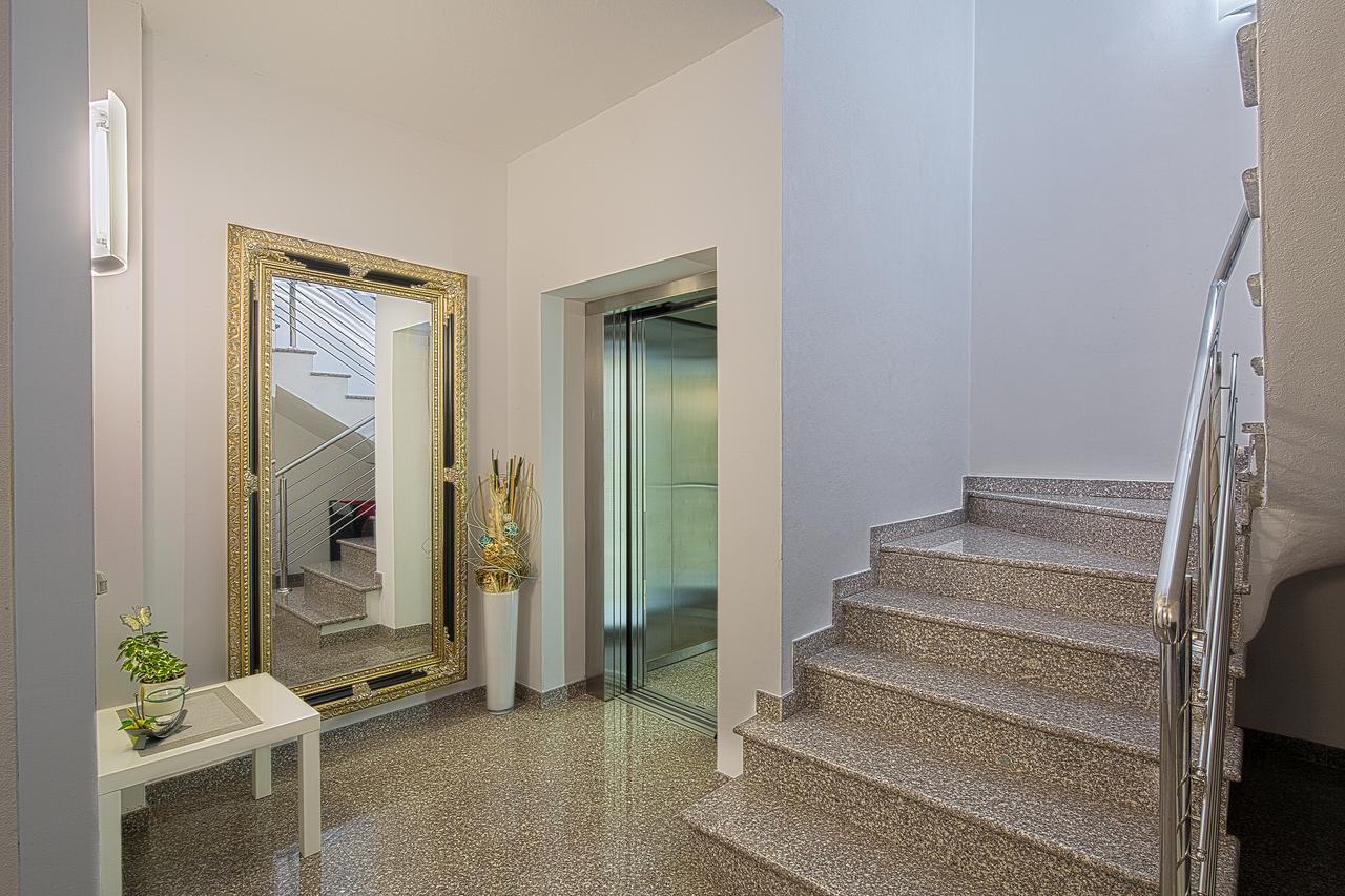 Montelux Apartments Budva Exterior photo