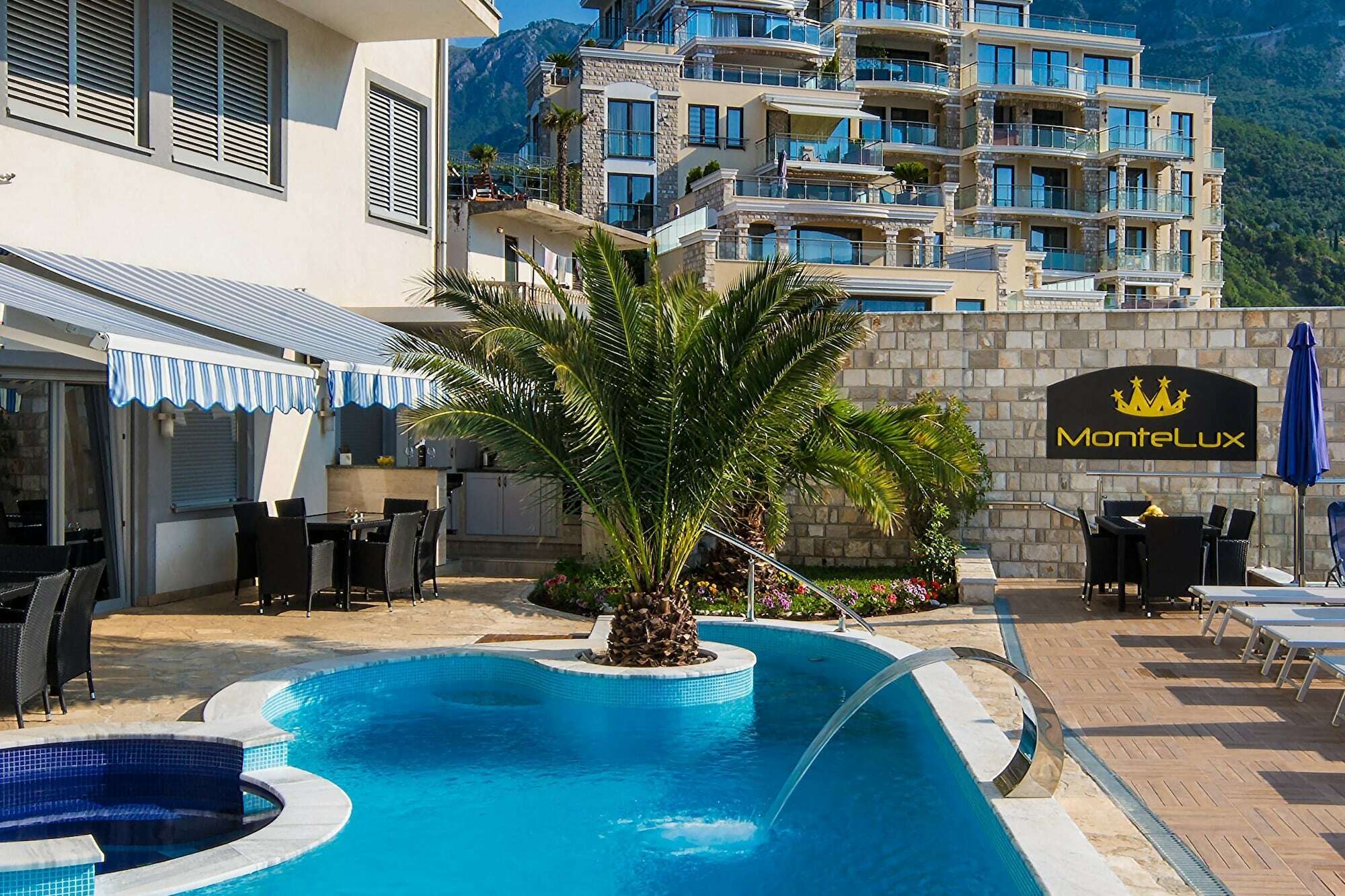 Montelux Apartments Budva Exterior photo